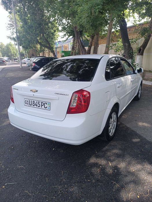 Продаю chevrolet lacetti 2017 года
