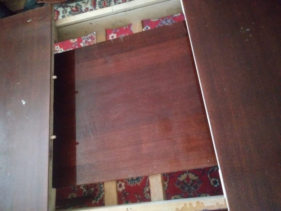 Стол разборный полированный