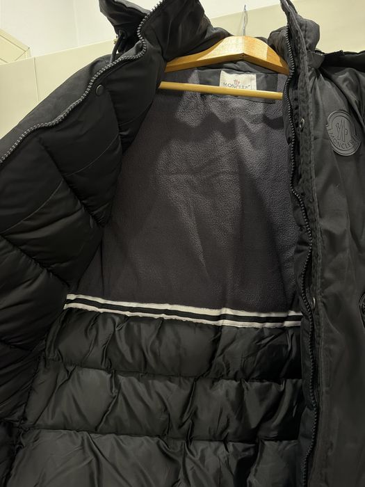 Продам куртку moncler