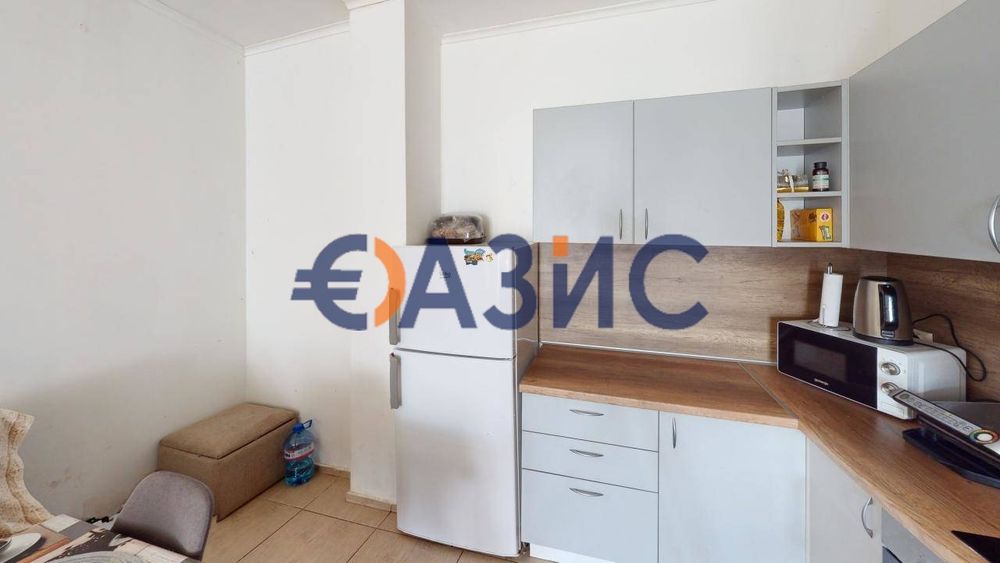 Продава се Тристаен апартамент в с. Кошарица, Област Бургас - 68 кв.м за 593 €/кв.м - Снимка #2