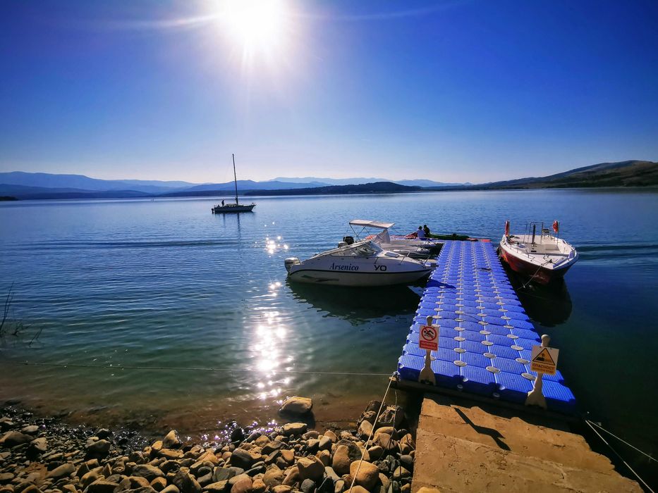 Продавам бизнес - воден атракцион на яз. Огоста