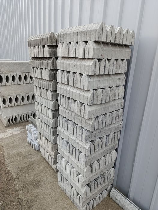 Бордюр тротуарный дорожный из бетона