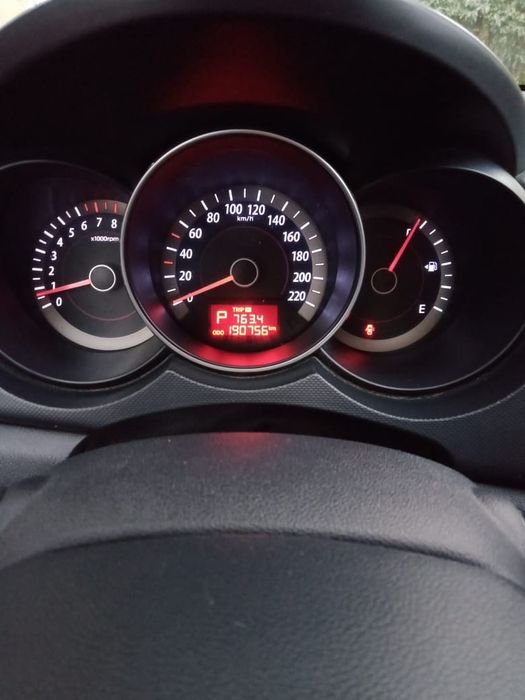 Продам автомобиль Kia Cerato 2010 г