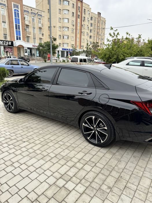 Hyundai Elantra 2021