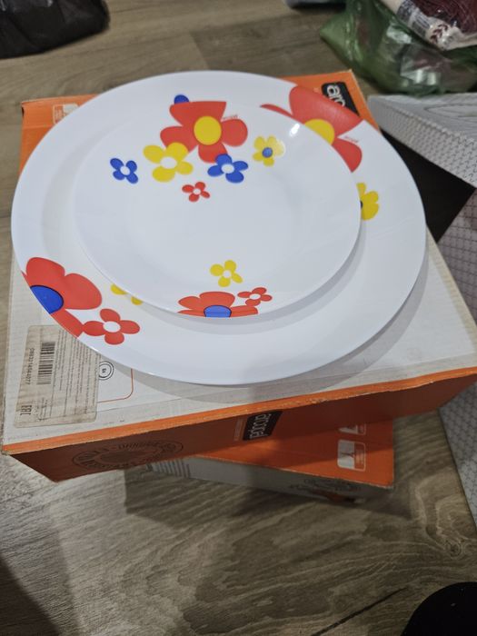 Тарелки набор столовый