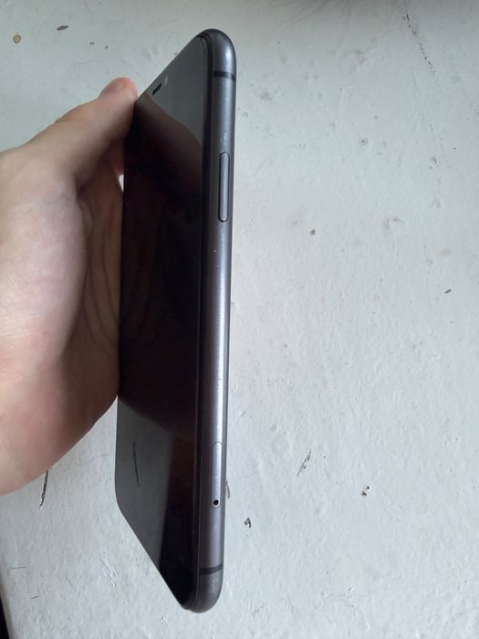 Продам iPhone 11