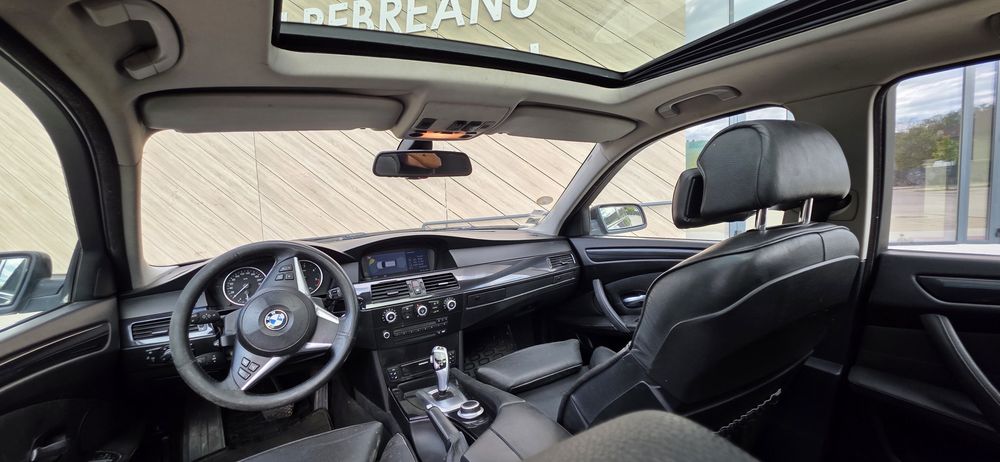 BMW 530 E61 Facelift Full Full 4x4 X Drive trapa Panoramic ventilației  head up display navigație mare cârlig electric suport pahare