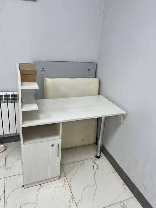 маникюрный столик