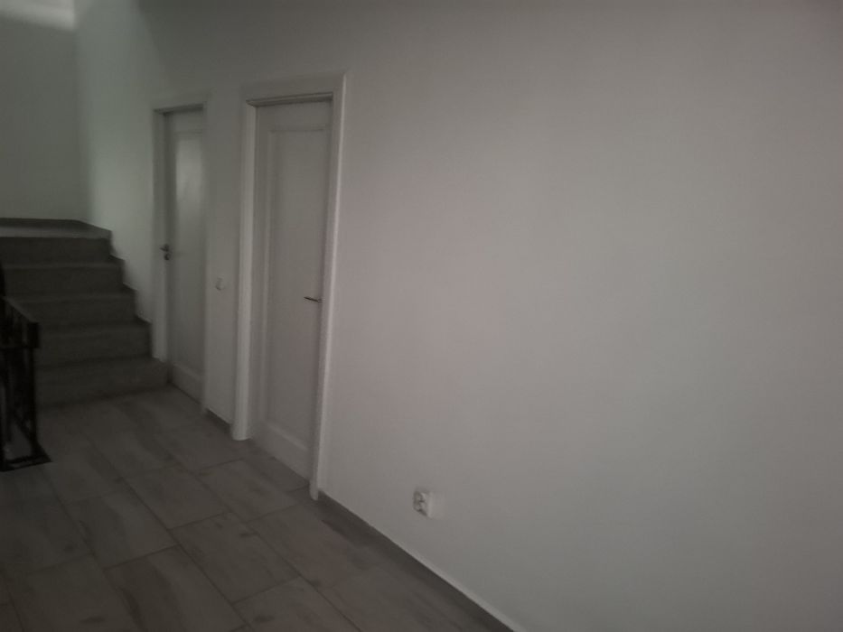 Închiriez vilă (3min de centru )