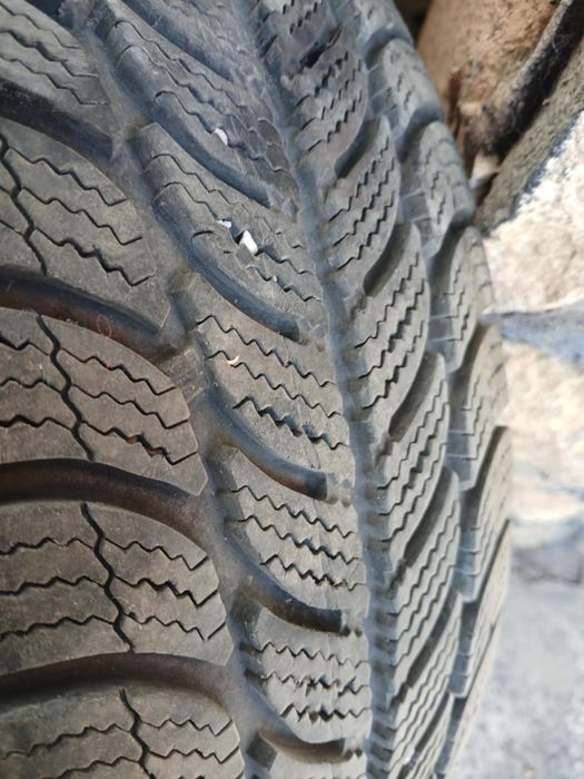 Продавам зимни гуми