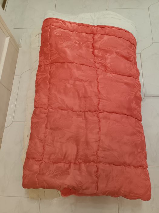 Платове за дамски костюм и др платове,качествени за чаршаф и перде