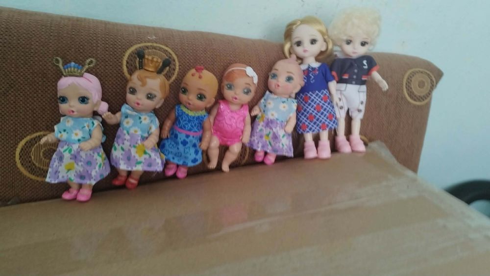 Vând bebei  de colecție cu ținută originala ideali pentru bebei
