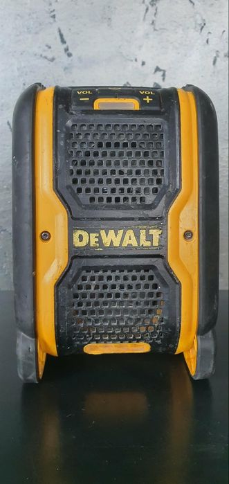 Vând boxă bluetooth DeWalt