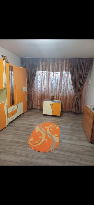 Inchiriez apartament 2 camere decomandat