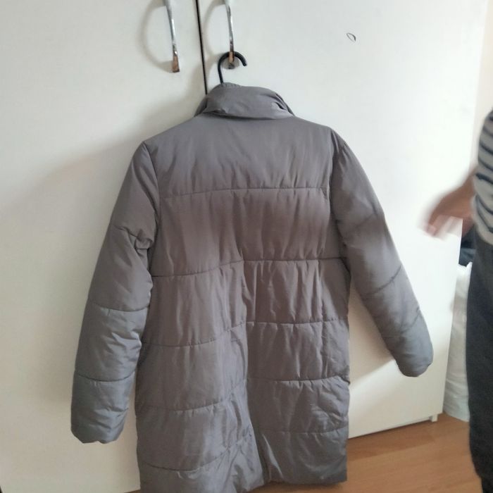 Продам куртку женскую