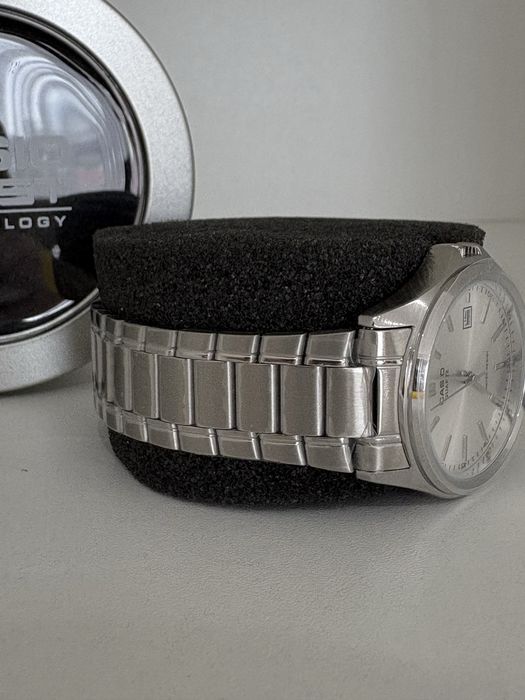 Новые наручные часы CASIO MTP 1183 оригинальные