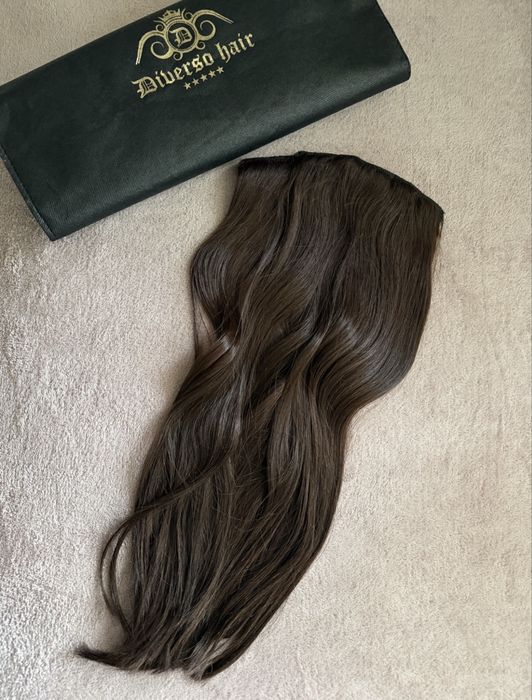 Екстеншъни от diverso hair в кафяв цвят.