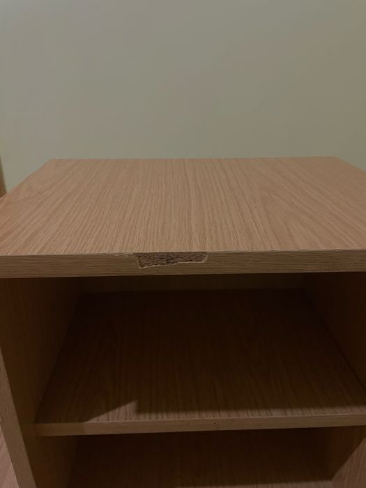 Noptieră pentru cameră