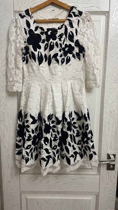 Платье белое гипюровое