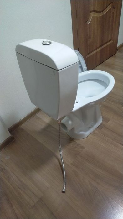 Продам унитаз в хорошо состояни.
