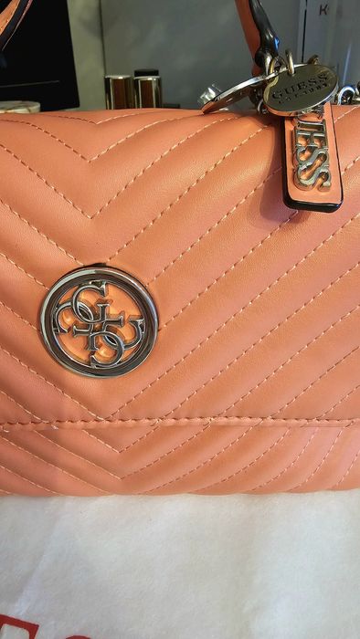 Дамска чанта guess