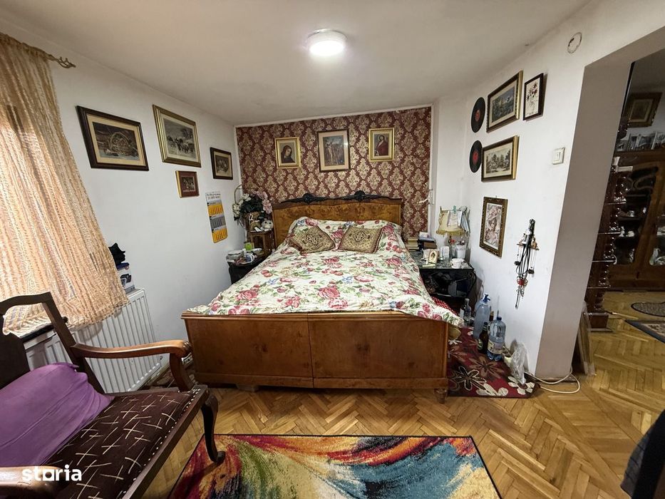 Casă corp C1 84mp + casă corp C2 51mp+garaj+ grădină și teren 889mp