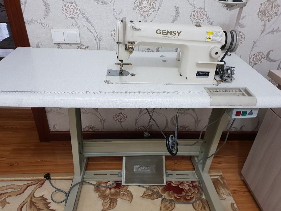 Швейная машина Gemsy