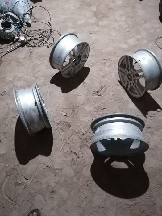 Диска. 15.лик.сотилоди.нархи.келшамиз. Синики. Йук