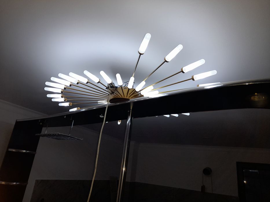 Vând candelabru nou