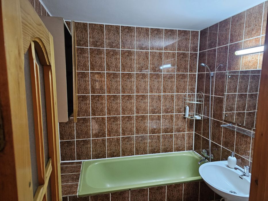 Apartament 2 camere decomandat de închiriat