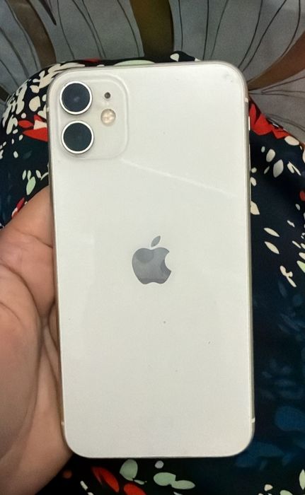 iPhone 11 ( iOS 18 )