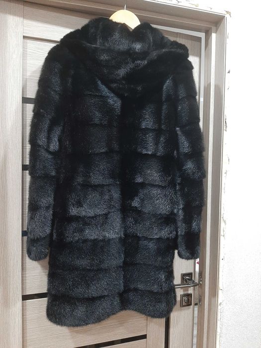 Продам норковую шубу.