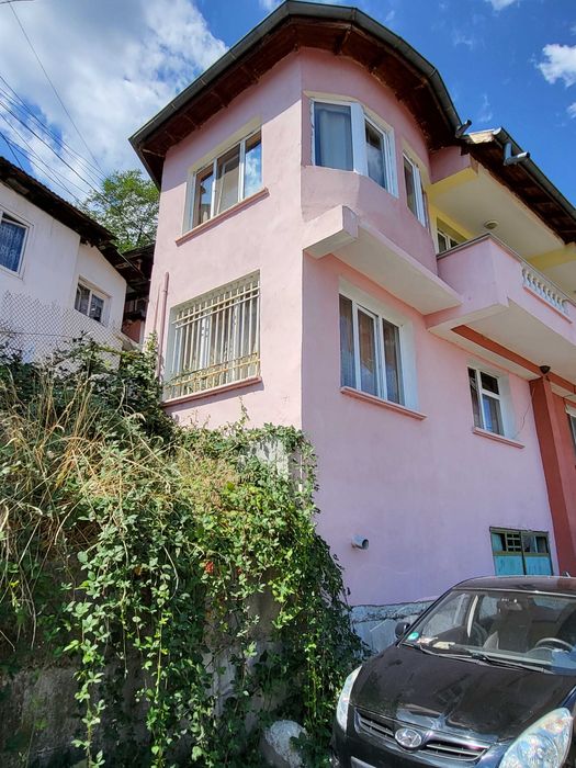 Продава къща в гр.Пещера