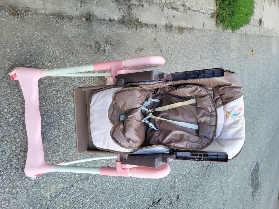 Vând scaun de masă pentru bebe