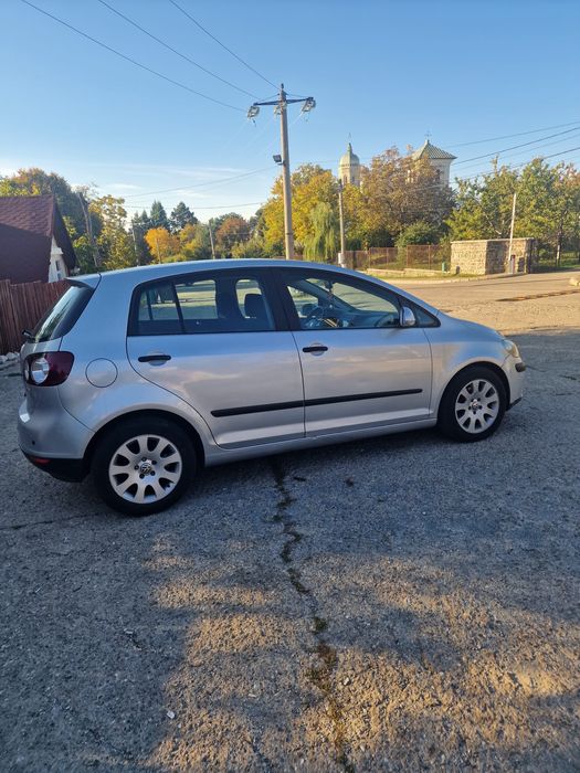 Vând vw golf 5 plus