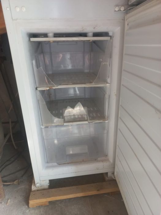 Продам холодильник