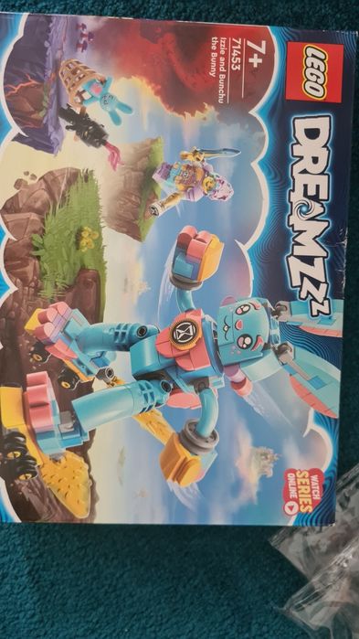 LEGO Dreamzz Izzie  și iepurașul Bunchu