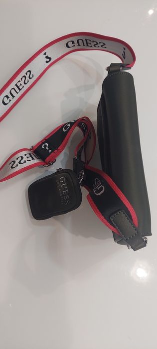 Дамска чанта Guess