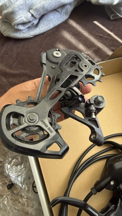 Shimano deore m8100 xt SGS 12 скорости и 4 бутални спирачки Sram DB8