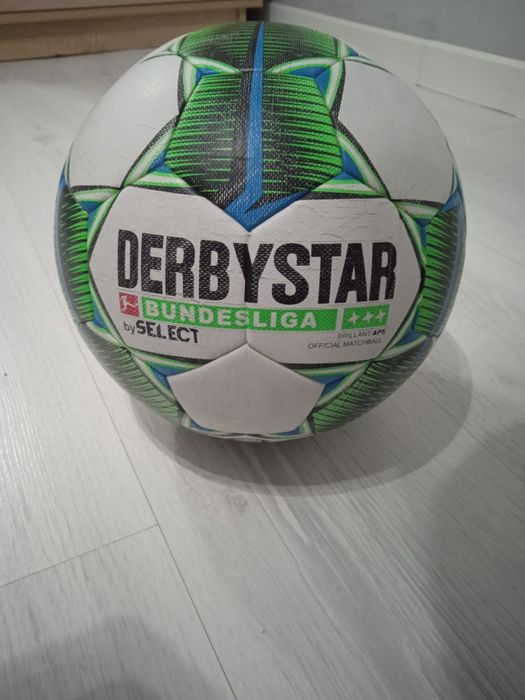 Футбольный мяч DerbyStar