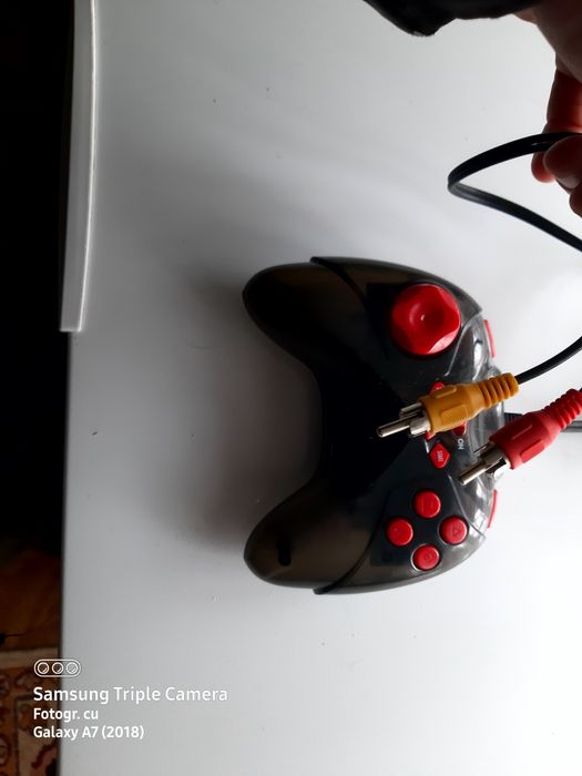 Controler joc cu fir