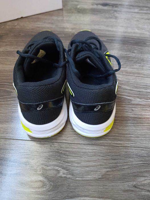 Маратонки asics много запазени като нови