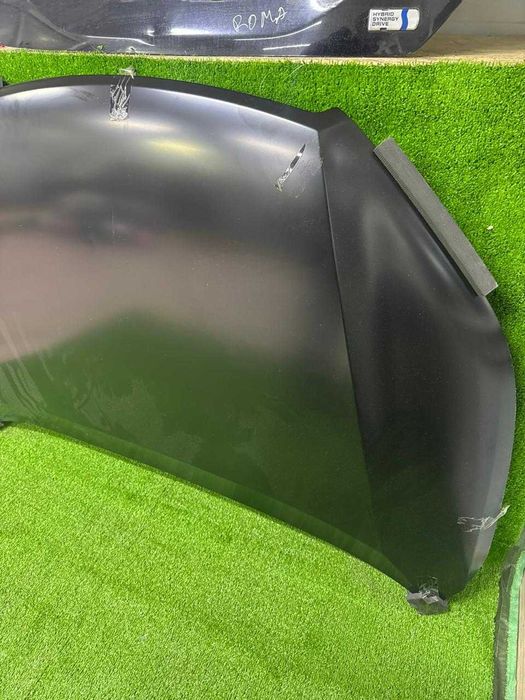 Капот на Toyota Highlander