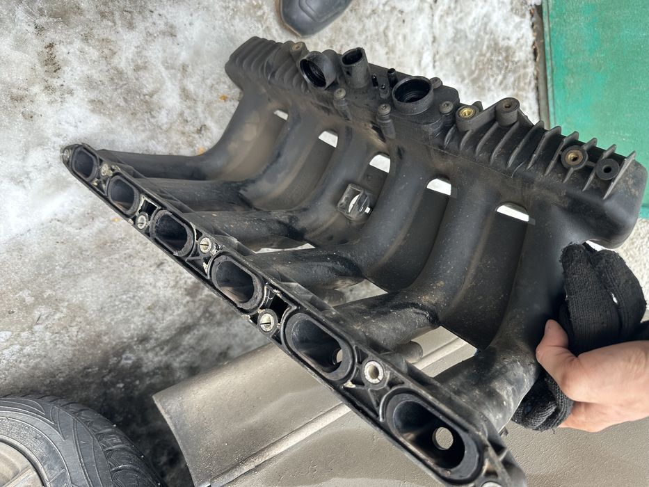 Форсунки и колектор впуска bmw e39 м52