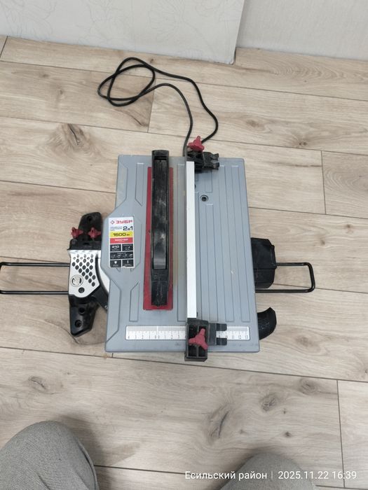 Продам торцовку Зубр