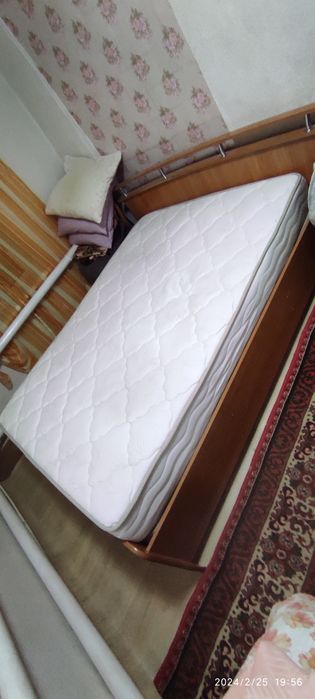 Продам кровать вместе с матрасом