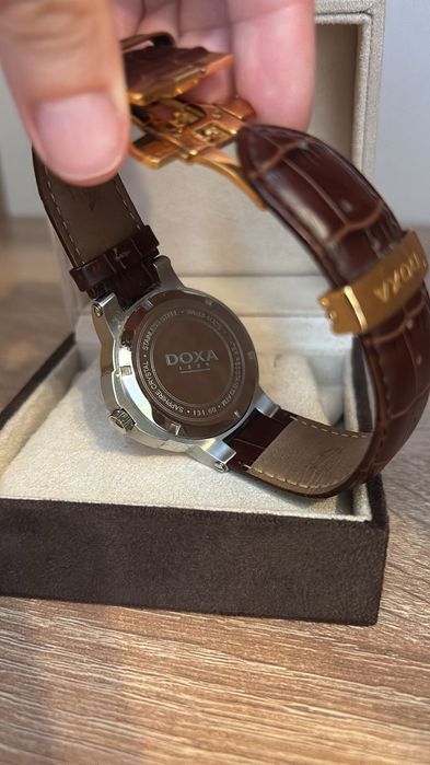 Ceas Doxa NOU ,cu curea de piele cocodile maro ,geam cristal safir ,colecție D-light ,30 atm