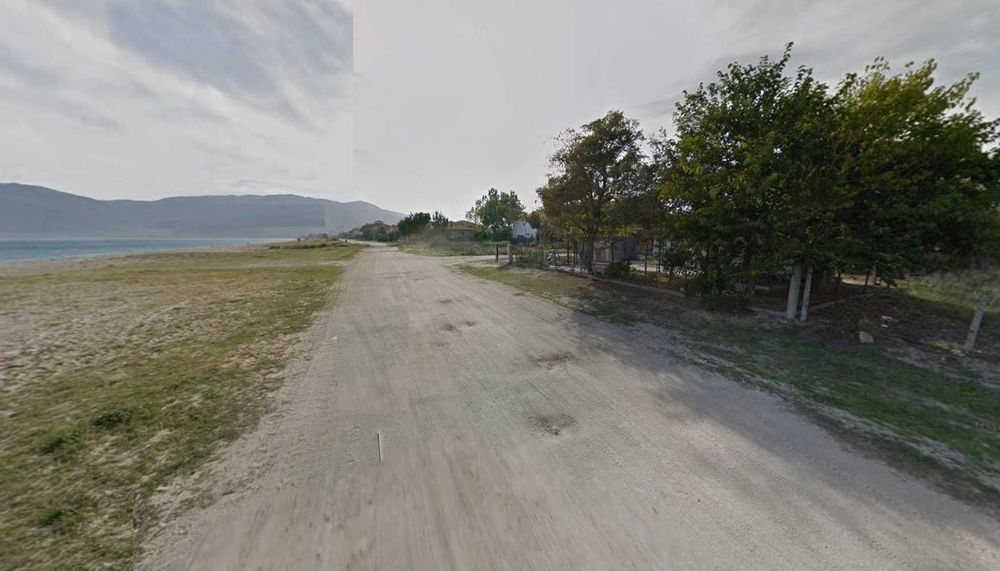 Продава парцел на първа линия с площ 500 м2 в Неа Врасна, Гърция