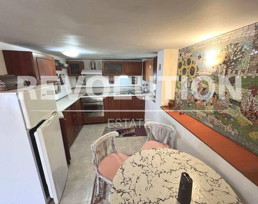 Дава се под наем Тристаен апартамент в Варна, м-т Траката - 75 кв.м за 348.84 € - Снимка #1