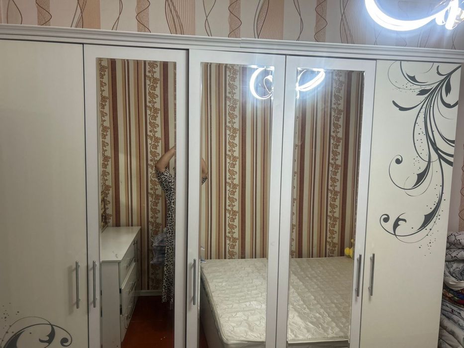 Спальный гарнитур